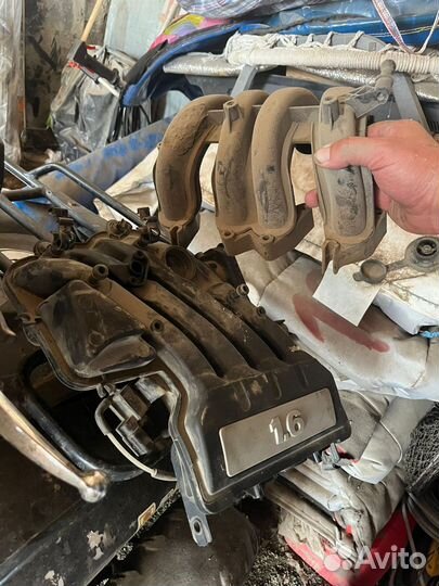 Воздушный коллектор Volkswagen Jetta