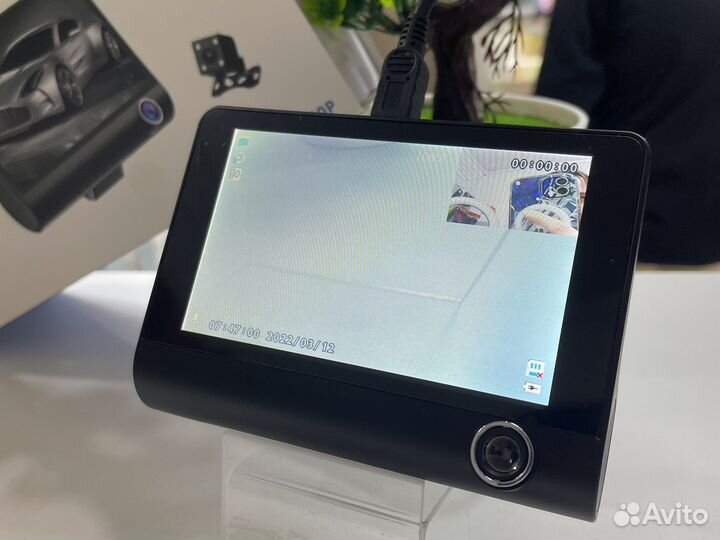 Автомобильный видеорегистратор с 3 камерами(новый)