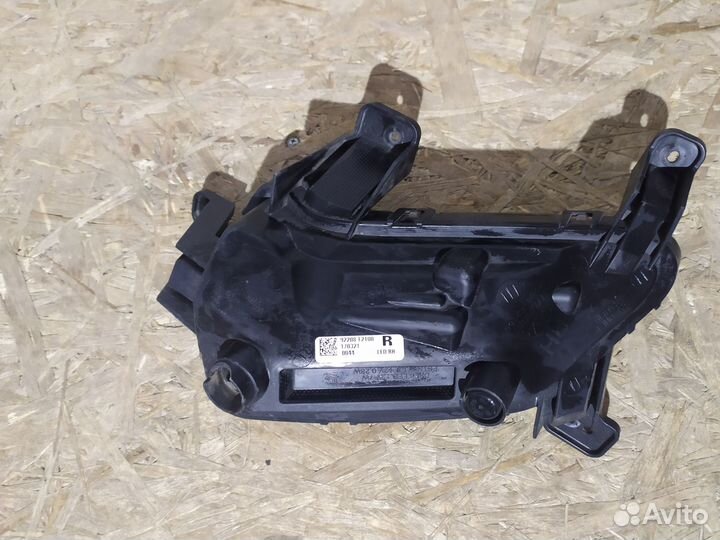 Фара противотуманная правая Hyundai Elantra 2016