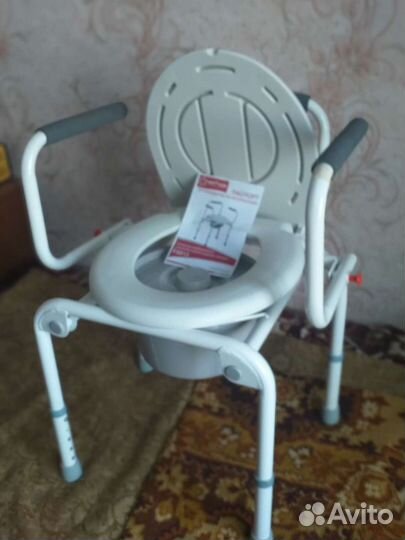 Кресло инвалидной с санитарным оснащением