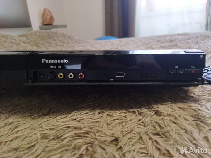 DVD- рекордер Panasonic DMR-EH58