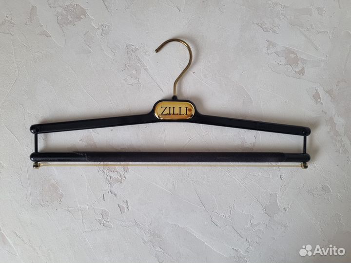 Вешалка Zilli