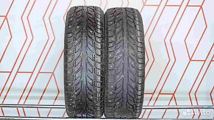 Cooper Weather-Master Ice 100 215/65 R17