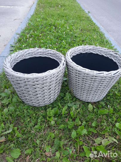 Кашпо для цветов из ротанга