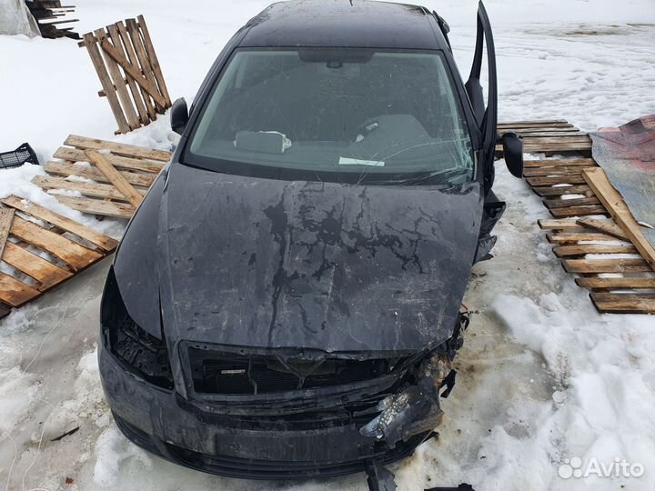 Skoda Octavia 1.6 МТ, 2013, битый, 143 000 км