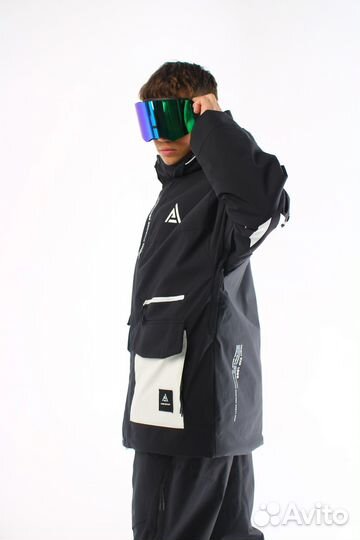 Костюм для сноубордистов и горнолыжников