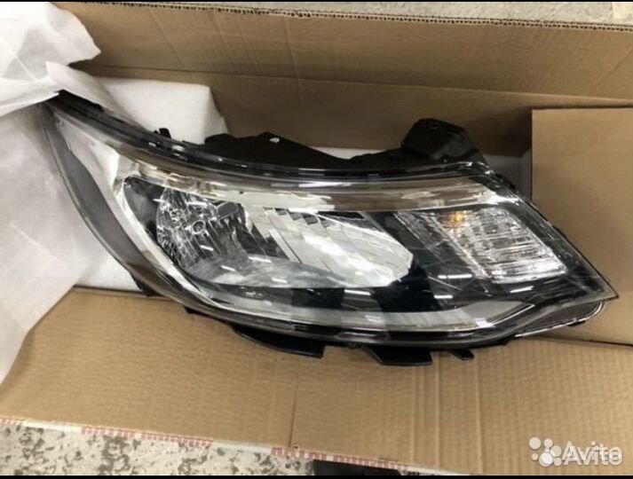 Фара Kia Rio 3