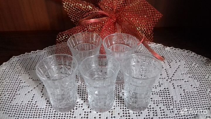 Стаканы, рюмки, фужеры