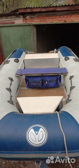 Продается лодка Ямаран В400