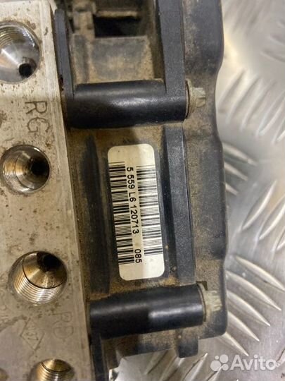 Блок abs Nissan Almera G15