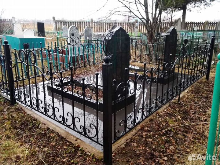 Оградки на кладбище