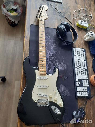 Fender squier stratocaster standard