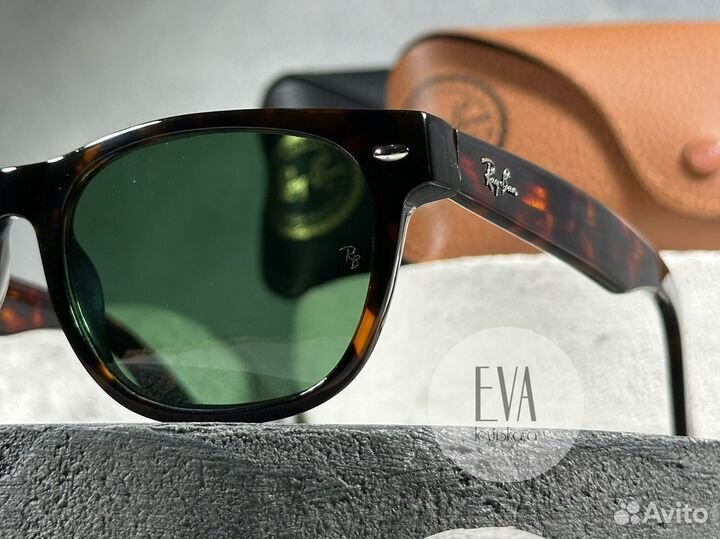 Очки Ray Ban New Wayfarer RB 2132 902