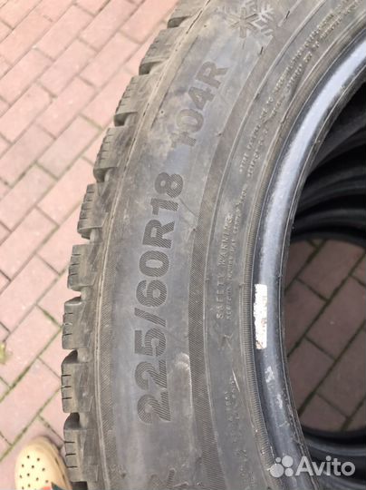 Triangle Snowlink TWT02 225/60 R18