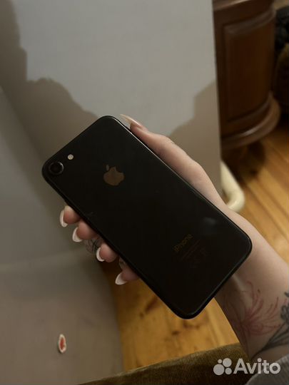 iPhone 8, 64 ГБ