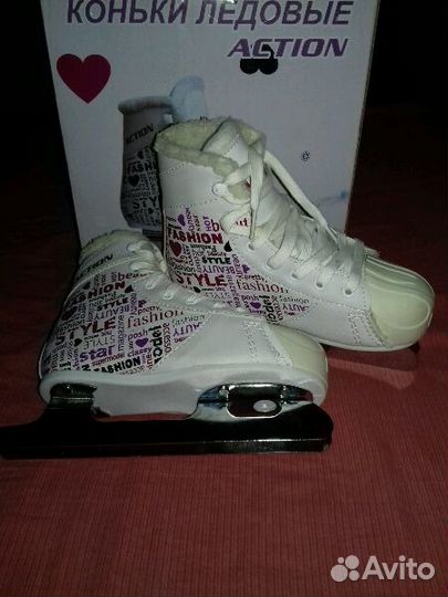 Ледовые коньки для девочки новые