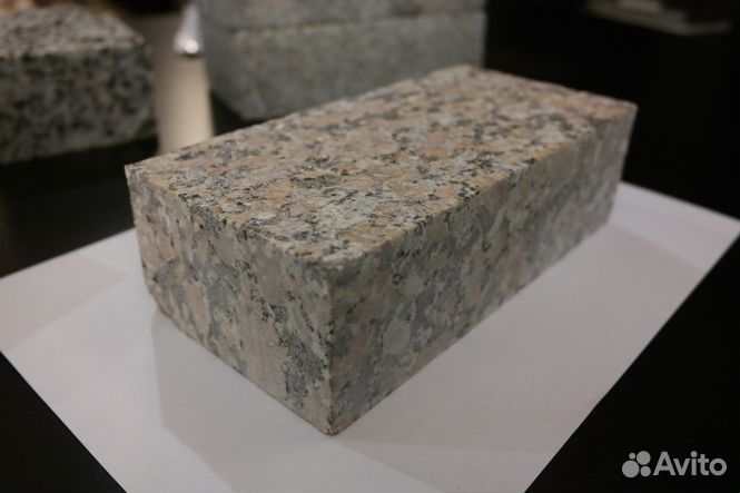 Пиленая гранитная брусчатка