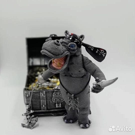 Бегемот пират