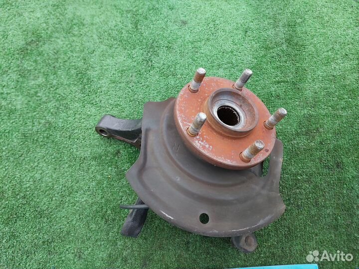 Кулак поворотный правый Ниссан Максима А33