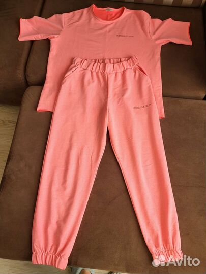 Костюм женский