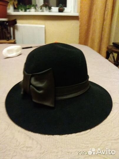 Шляпка велюровая