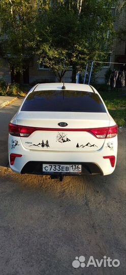 Наклейки для автомобиля
