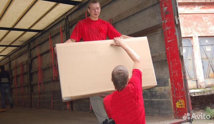 Грузчики. Бригада грузчиков. Рабочие руки