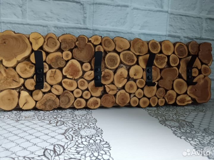 Панно из можжевельника