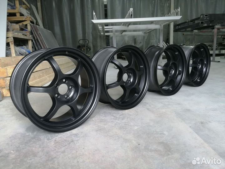 5Zigen Black Racing R17