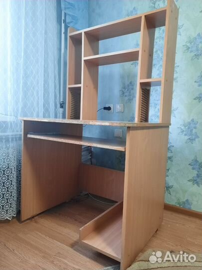 Компьютерный стол