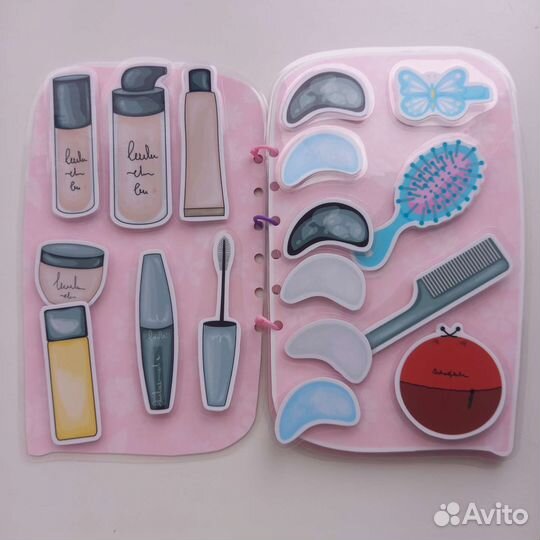 Куколки и косметичка. Одевашки