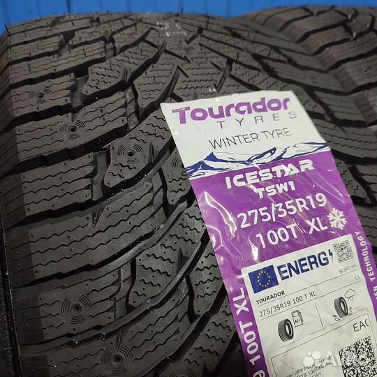 Tourador Ice Star TSW1 245/40 R19 и 275/35 R19