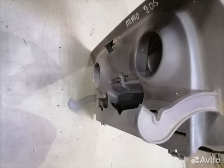 Крышка бардачка Peugeot 206 хэтчбэк 1.4 1998-2012