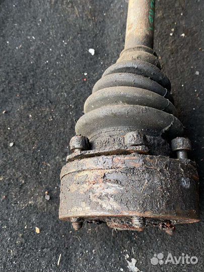 Полуось передняя левая volkswagen golf 3 1.8