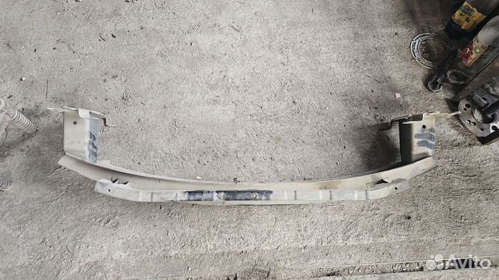 Усилитель переднего бампера Skoda Octavia A5