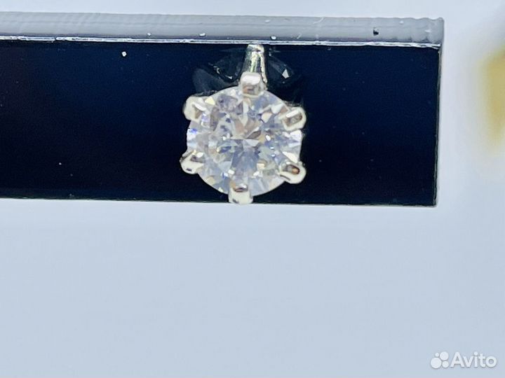 Золотые серьги-пусеты с бриллиантами 0.52 ct