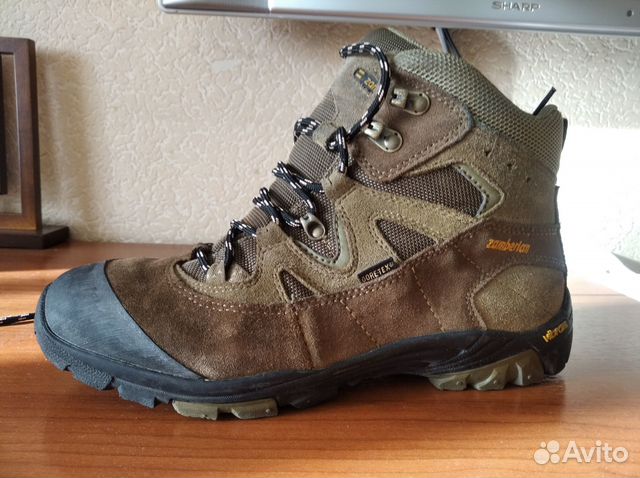 Продам трекинговые ботинки