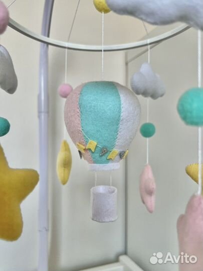 Мобиль в кроватку из фетра