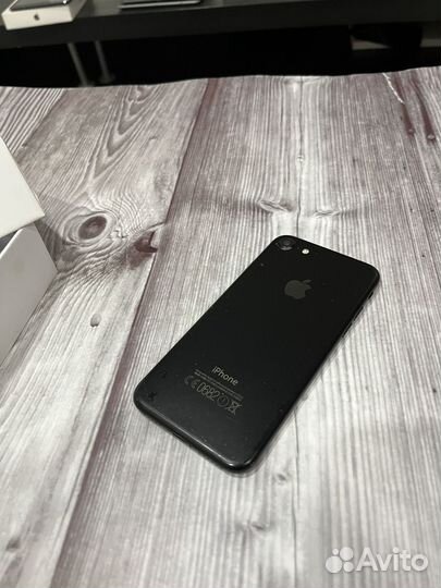 Телефон iPhone 7 32GB