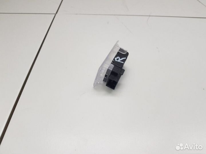 Плафон внутреннего освещения (Genesis G80 I)