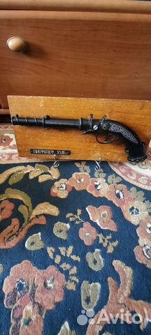 Сувенирный пистолет 18 века