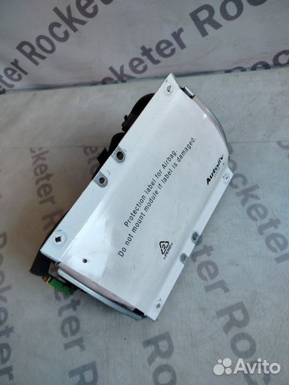 Подушка безопасности в торпедо Volvo Xc90 D5244T4