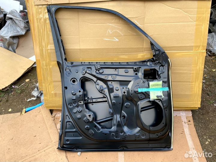 Дверь передняя левая Toyota Land Cruiser 300