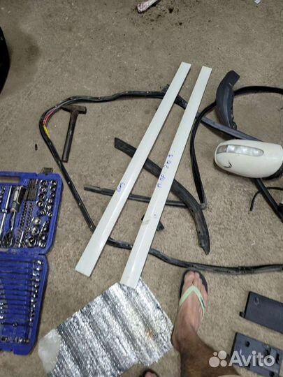 Блок в дверях передних на Мерседес 203