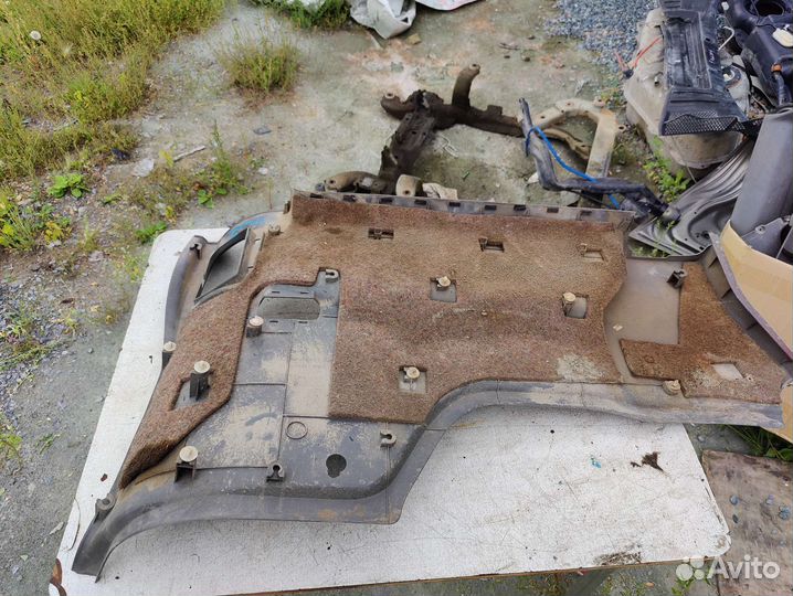 Обшивка багажника правая нижняя nissan terrano 2
