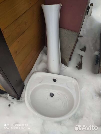 Раковина с тумбой для ванны