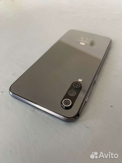 Xiaomi Mi 9 SE, 6/64 ГБ