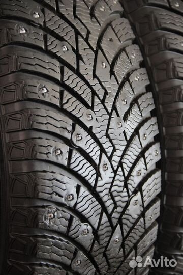 Pirelli Ice Zero 2 215/65 R16 102T