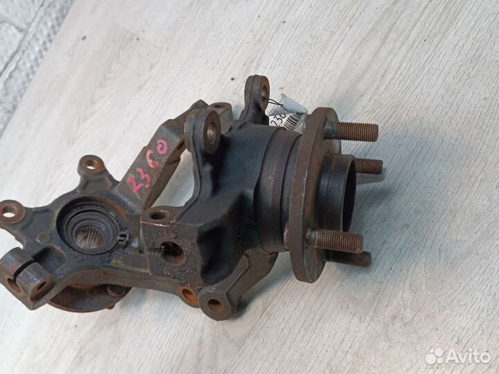 Кулак правый левый Nissan Micra/Note/Tiida