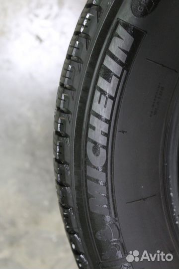 Michelin X-Ice XI3 215/65 R17 99T